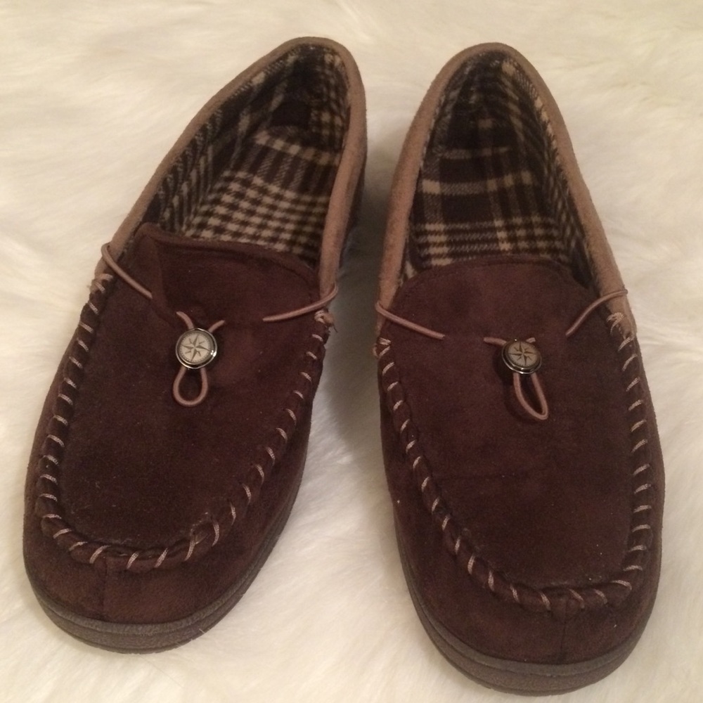 Super comfy Mens slip ons XL Sz 12/13 surf shoe 3M